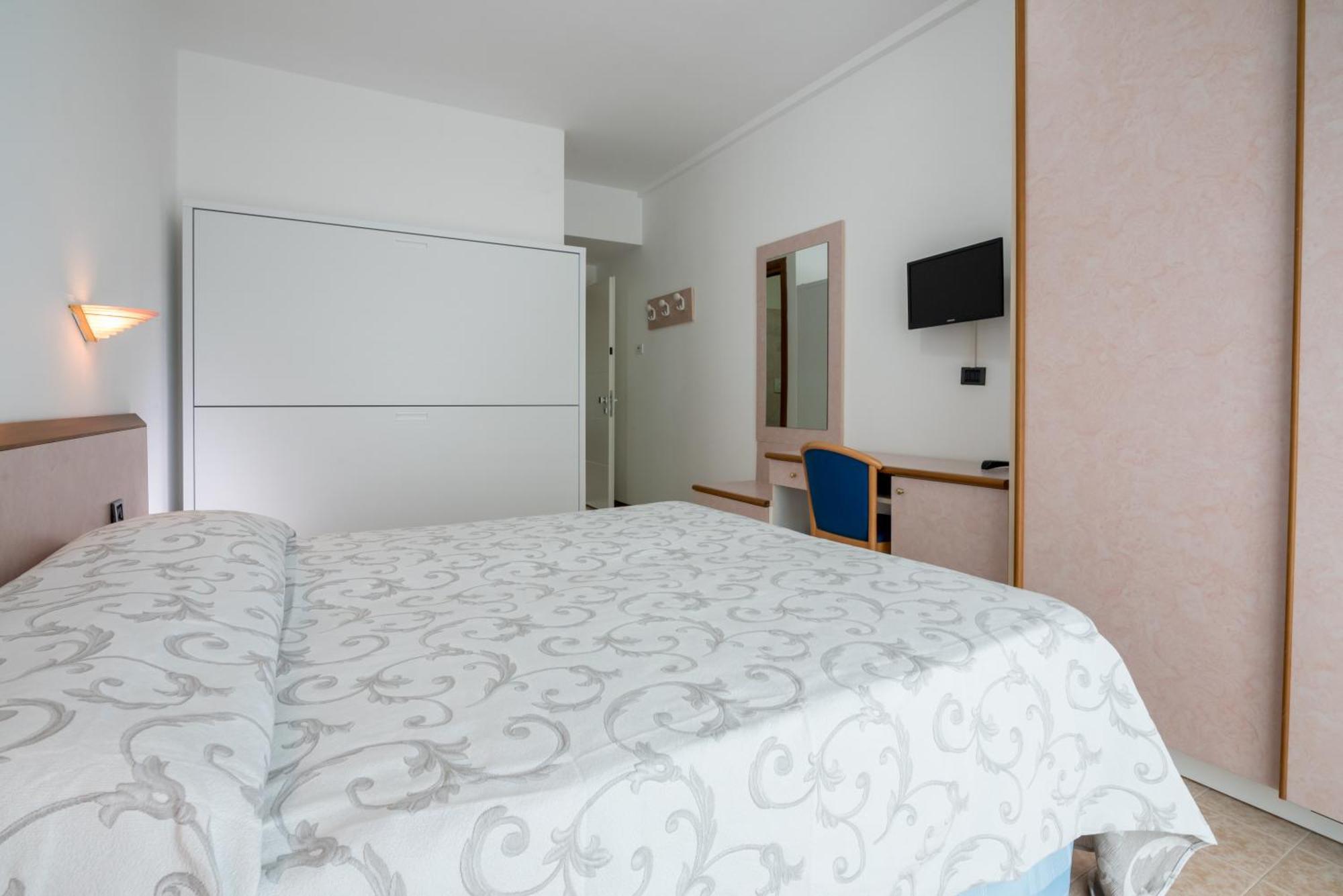 Hotel Relax Family & Spa San Benedetto del Tronto Exterior photo